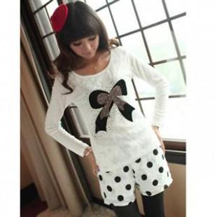 na feel51101秋季甜美系蕾丝拼接蝴蝶结图案T恤