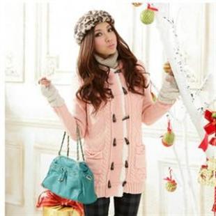 女秋冬新款 日式vivi杂志款加绒毛衣外套RY5527