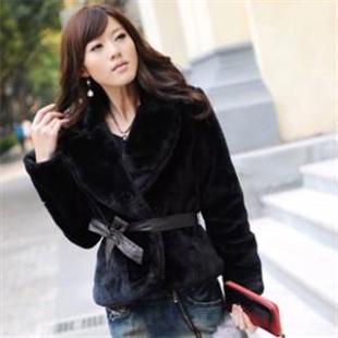 麦唯 奢华高贵仿兔毛女装外套