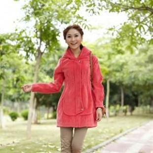 七姿蝶S3029秋季简约百搭时尚连帽大衣